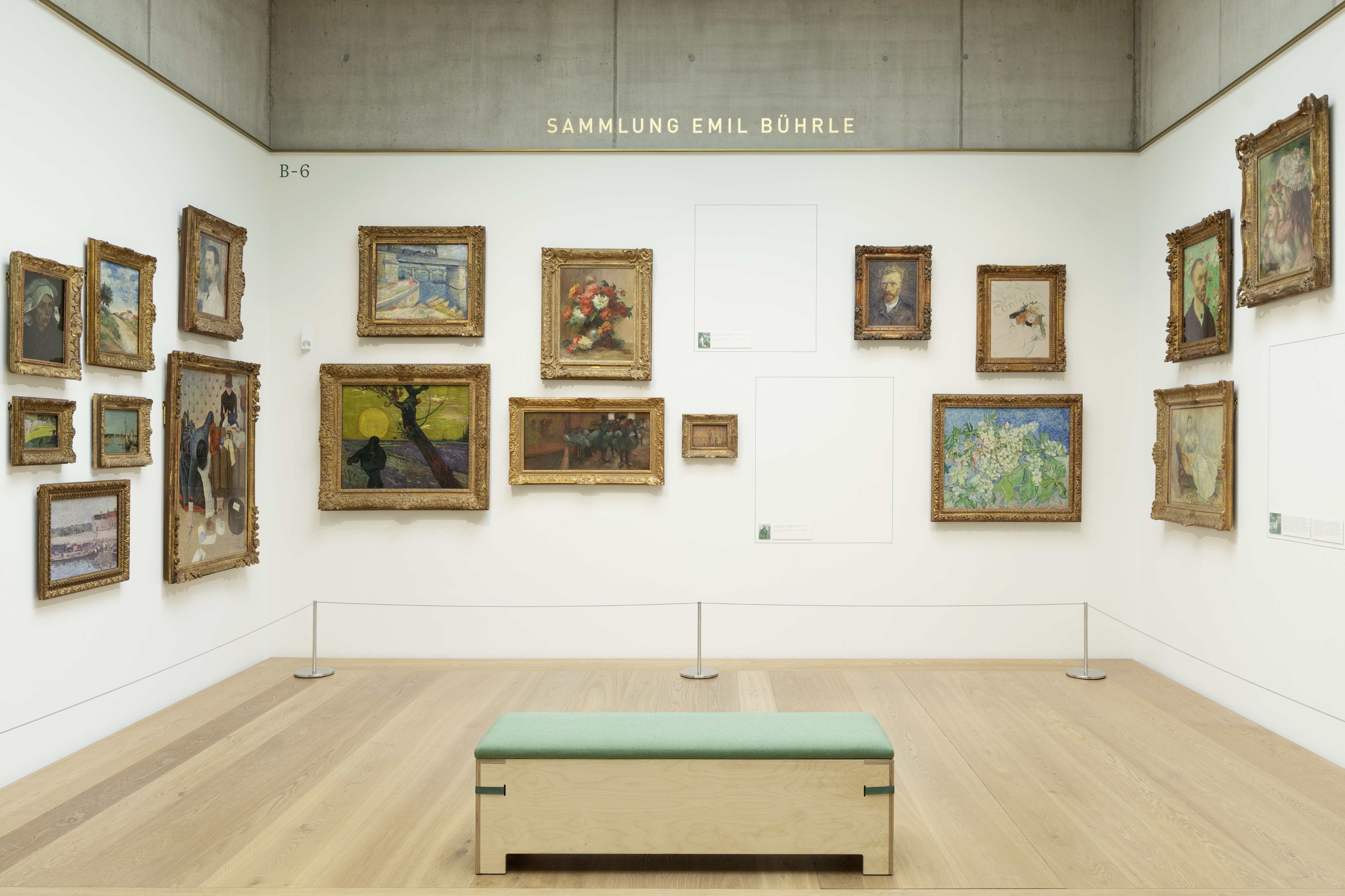 The Zurich Museum of Fine Arts is still traying to get to terms with Bührle's complicated gift. This time, the museum put the whole collection together like diverse pieces found together in a chest.
