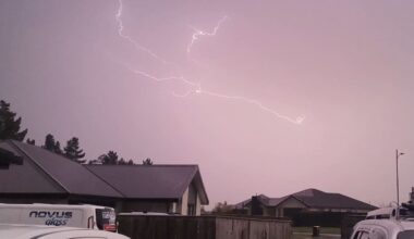 Alerts issued as thunderstorms with tornado and flood threat to lash North Island