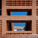 © Spaceshift Studio Baan You Yen Residence / Studio Miti - Interior Photography, Brick