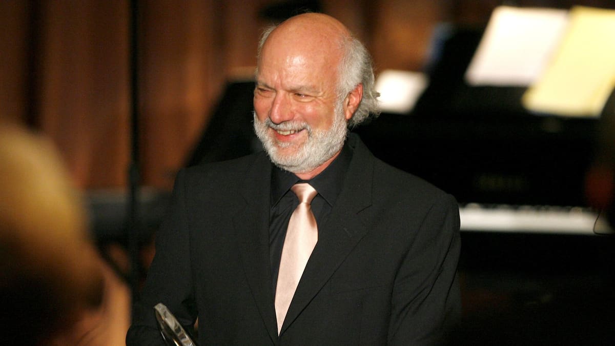 James Burrows, prolific innovator in US TV comedies, dead at 85