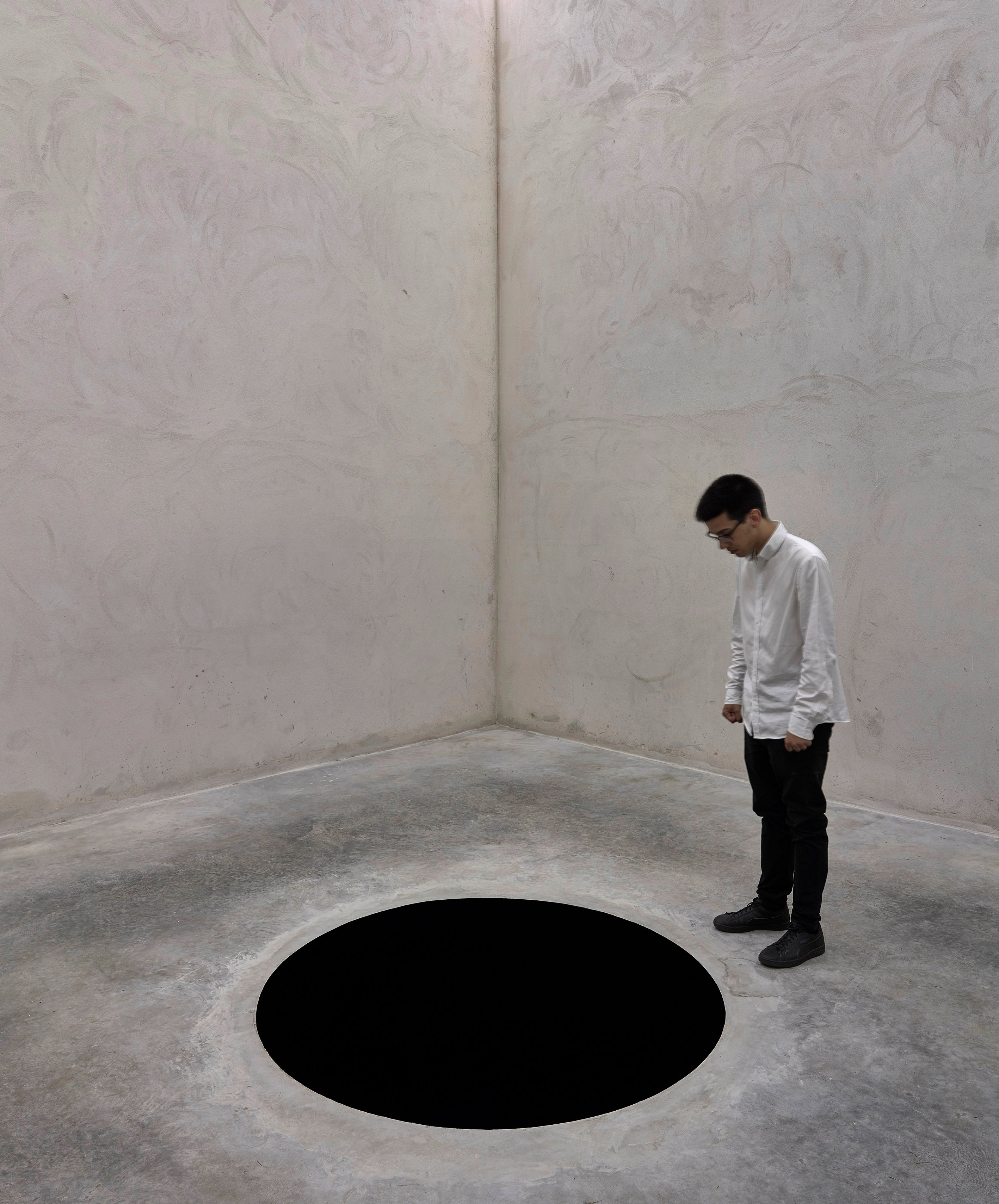 Would we fall through the floor if we jumped onto ‘Descent into Limbo’?