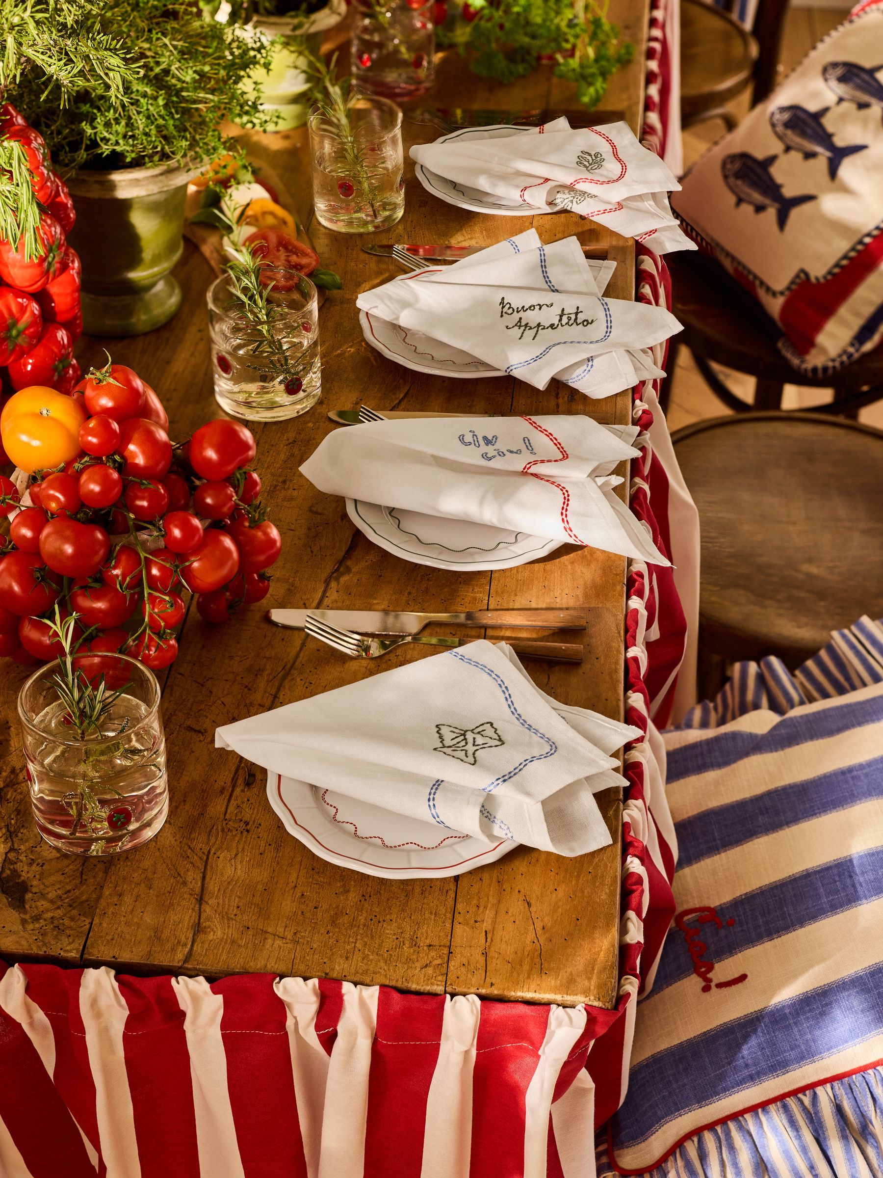 Lia Gold X Next Set of 4 White Embroidered Napkins - Size One