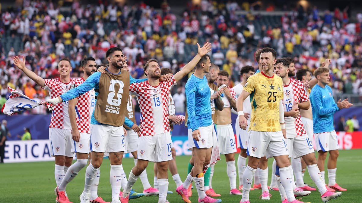 Fifa World Cup: Croatia battle past Ghana to sew up World Cup last 32 spot