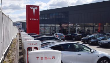 Tesla fans feel duped and are taking the Elon Musk-owned company to court