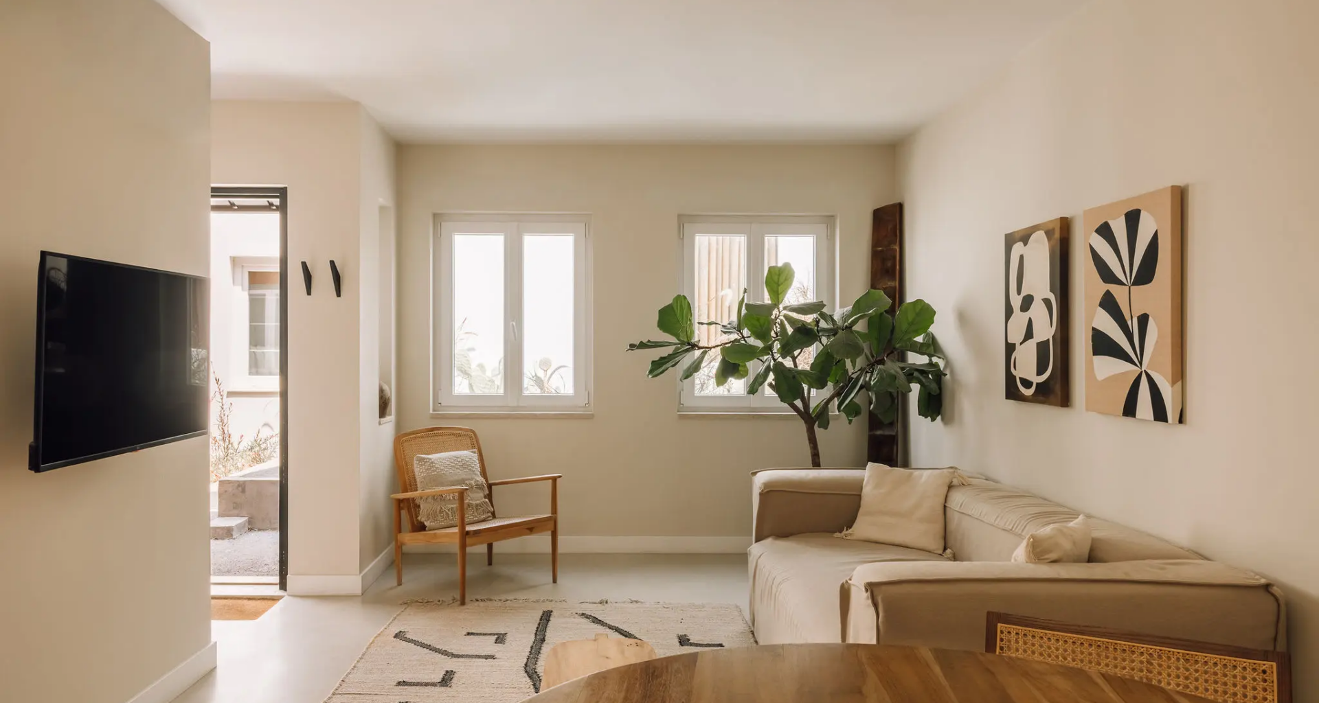 You get 12 courtyard units for one with this Lisbon listing