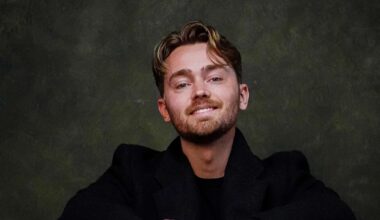Felix Mosse's debut tops indie charts thanks to Golsboro Fellowship subscription box