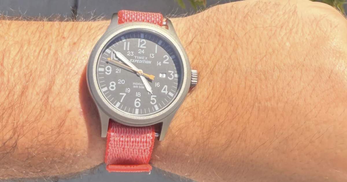 Fitbit Air Can Turn Into a Watch and the Trick is Super Easy