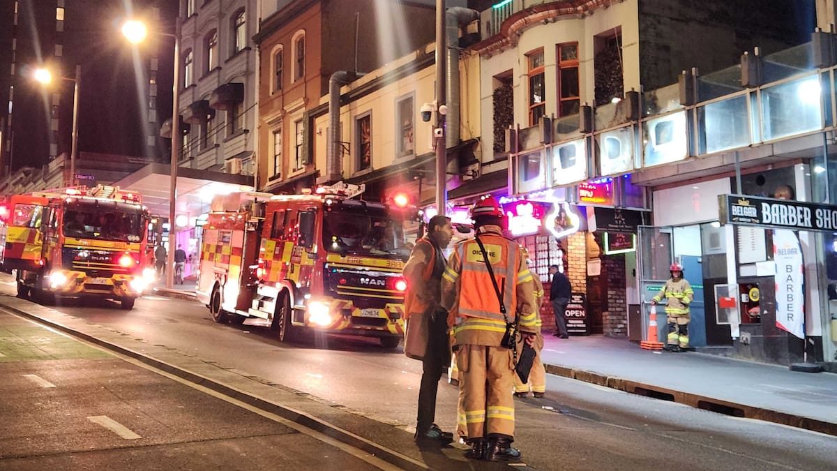 Fire crews rush to Auckland CBD hotel after alarm sparks evacuation