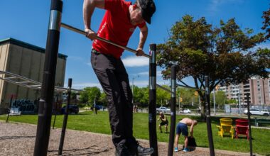 Why some Torontonians are skipping the gym and working out free in parks