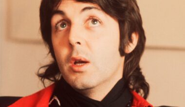 Remembering When Paul McCartney Bulked up Wings for a Hit Album in 1975