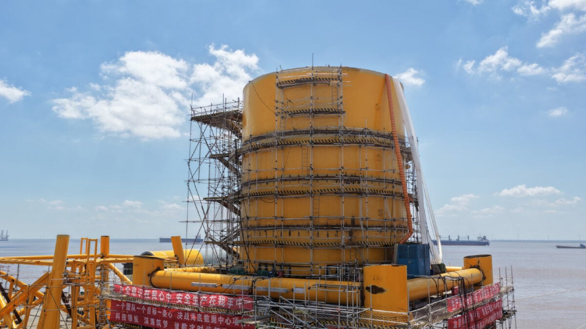 China Turns on the World's First Underwater Data Center