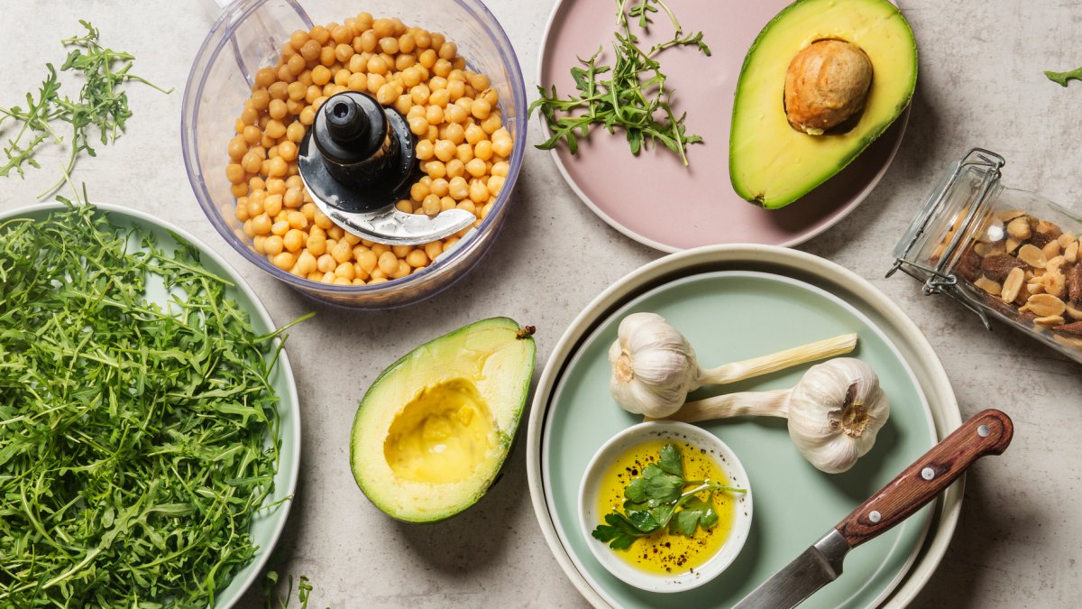Foods to lower cholesterol that a cardiologist eats every day – NBC 5 Dallas-Fort Worth