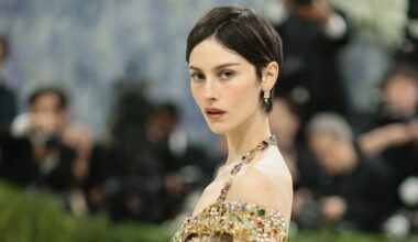 Gracie Abrams Says 'I Get It' When People Call Her a Nepo Baby Online
