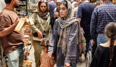 Iran emerges from war with its economy in free fall and inflation on some necessities above 400%