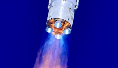 A Chinese rocket breaks apart dangerously close to the Starlink constellation