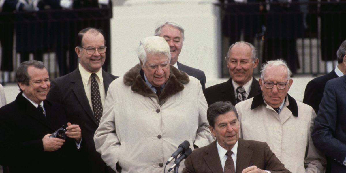 Social Security's 2032 deadline puts a 22% cut on the table — but Washington has way less room to negotiate than 1983
