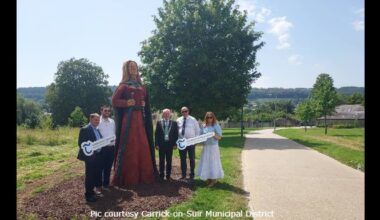 Sculpture of Gráinne Mhaol officially unveiled in Carrick-on-Suir