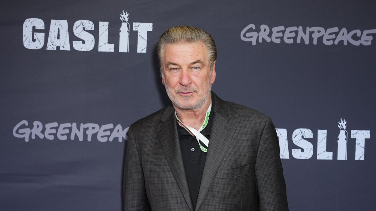 Alec Baldwin would rather face ‘bears and wolves’ than put seven kids to bed