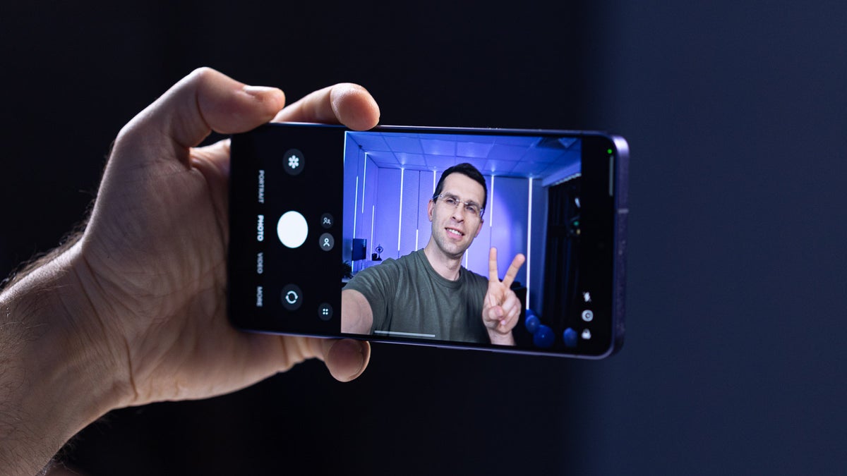 How to take awesome selfies with the Galaxy S26 Ultra