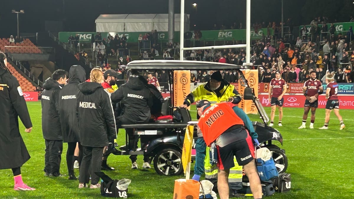 Chiefs v Reds: Wallace Sititi left shaking on field after sickening head knock