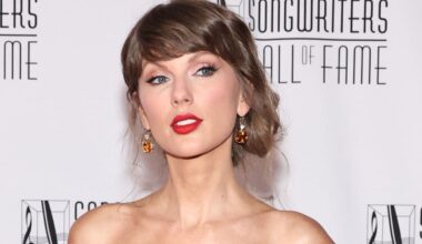 Taylor Swift becomes youngest woman in Songwriters Hall of Fame