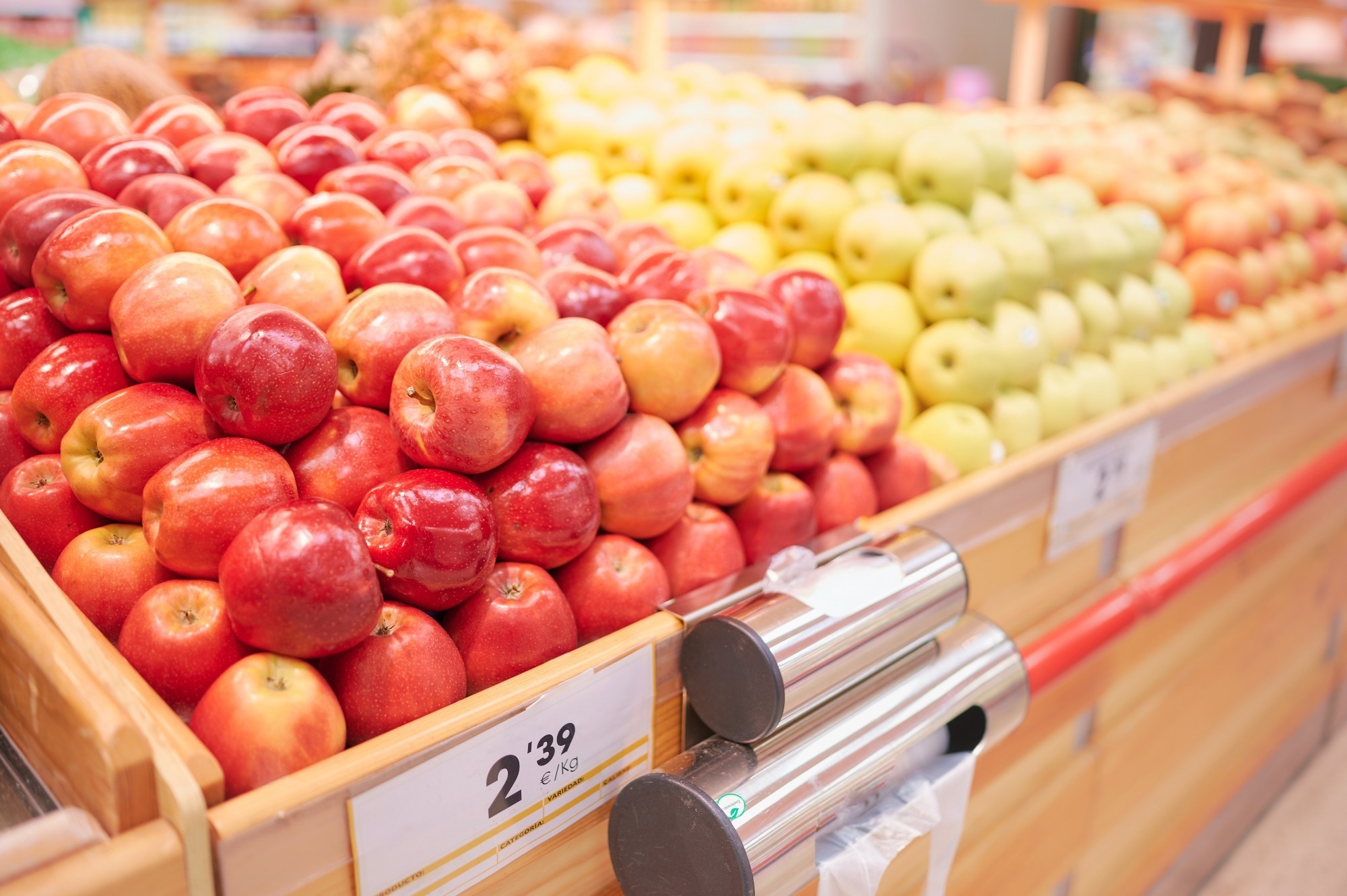 Evaluation of a supermarket placement strategy to nudge healthier dietary habits: synopsis of the WRAPPED study. Image Credit: Itxu / Shutterstock