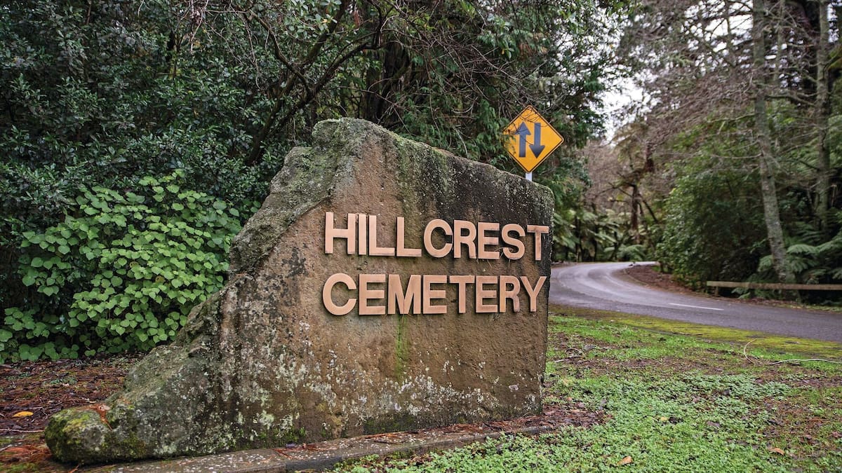 Whakatāne councillors challenge grave backfill burial fee over cultural concerns
