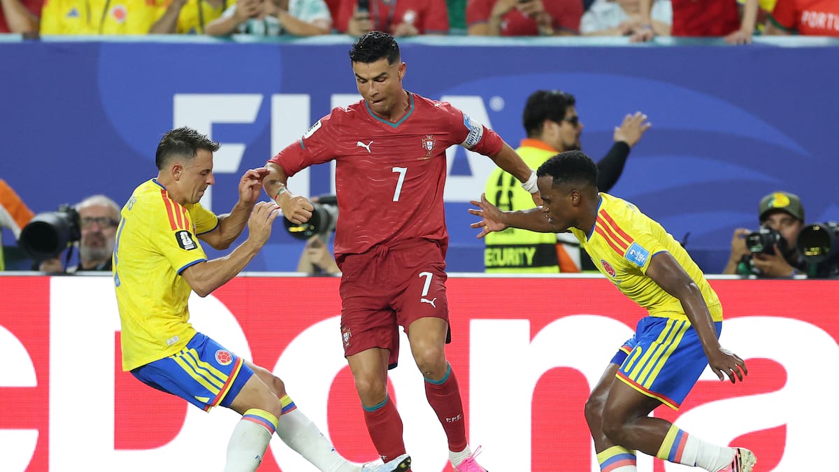 Fifa World Cup: Portugal and Colombia finish level in clash for top spot in group