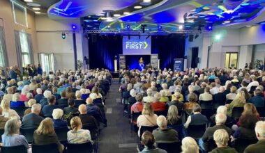 More than 600 gather in Hawke’s Bay to hear Winston Peters’ attacks and vision