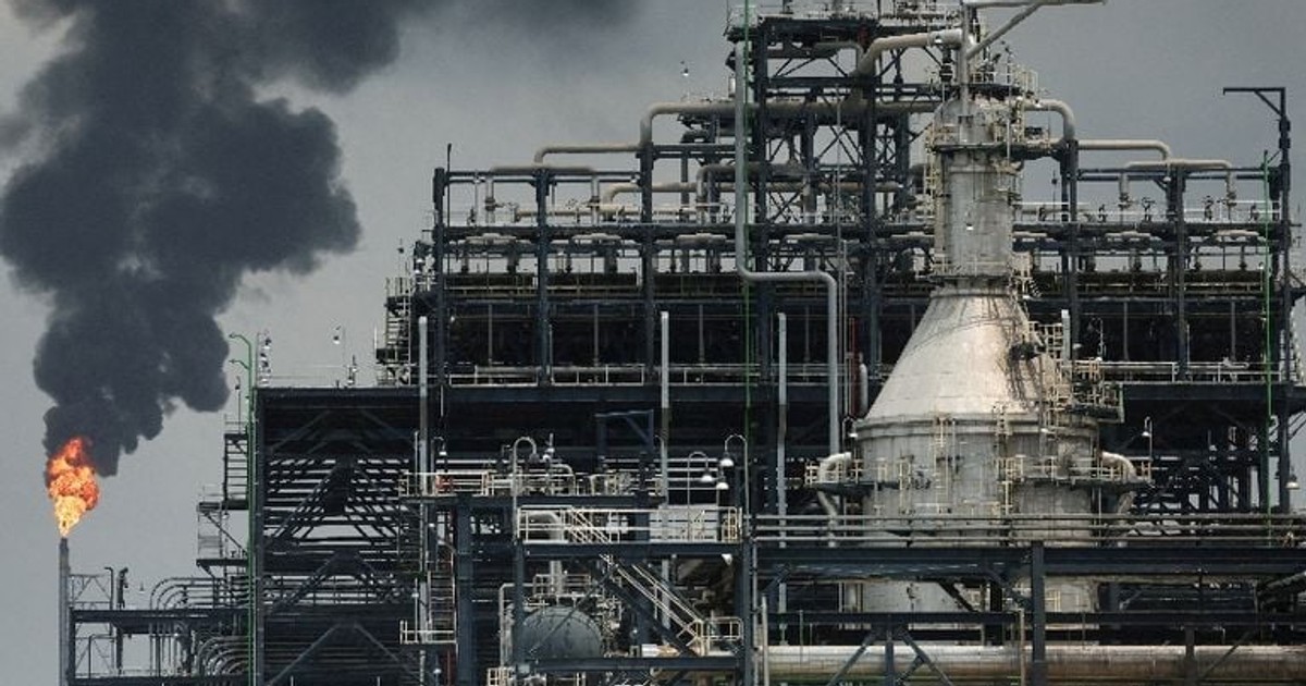 Africa’s largest refinery cuts petrol unit by 34% as exports slump
