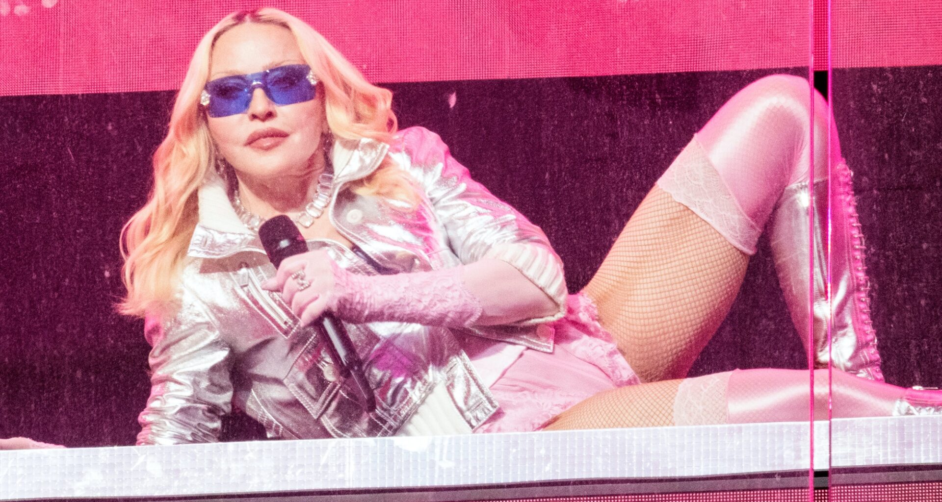 "Come on, meet me on the dancefloor": Madonna to host 'Club Confessions' album listening party in London