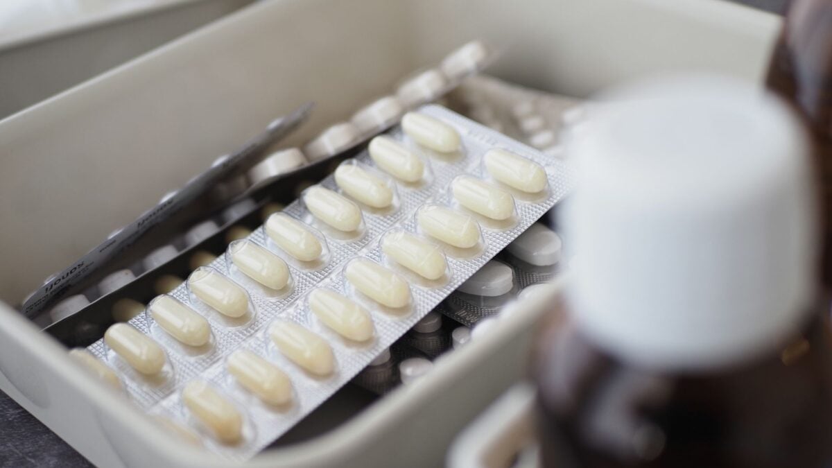 A Surprising Number of Gen Xers and Millennials Can't Figure Out a Pill Bottle