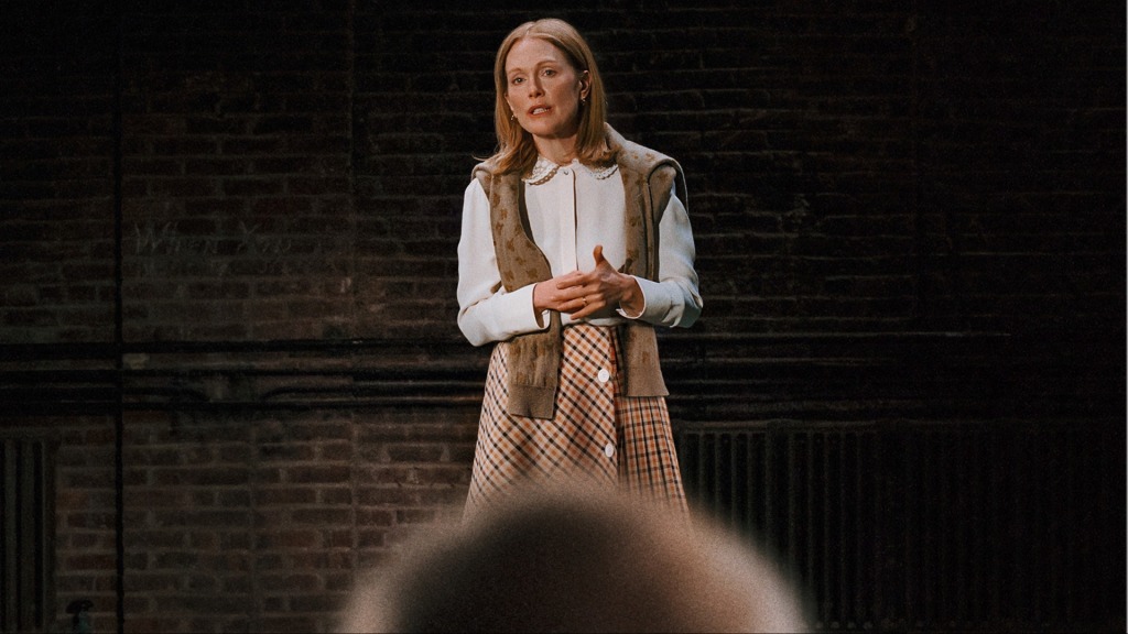 The Debut trailer: Julianne Moore in community theater