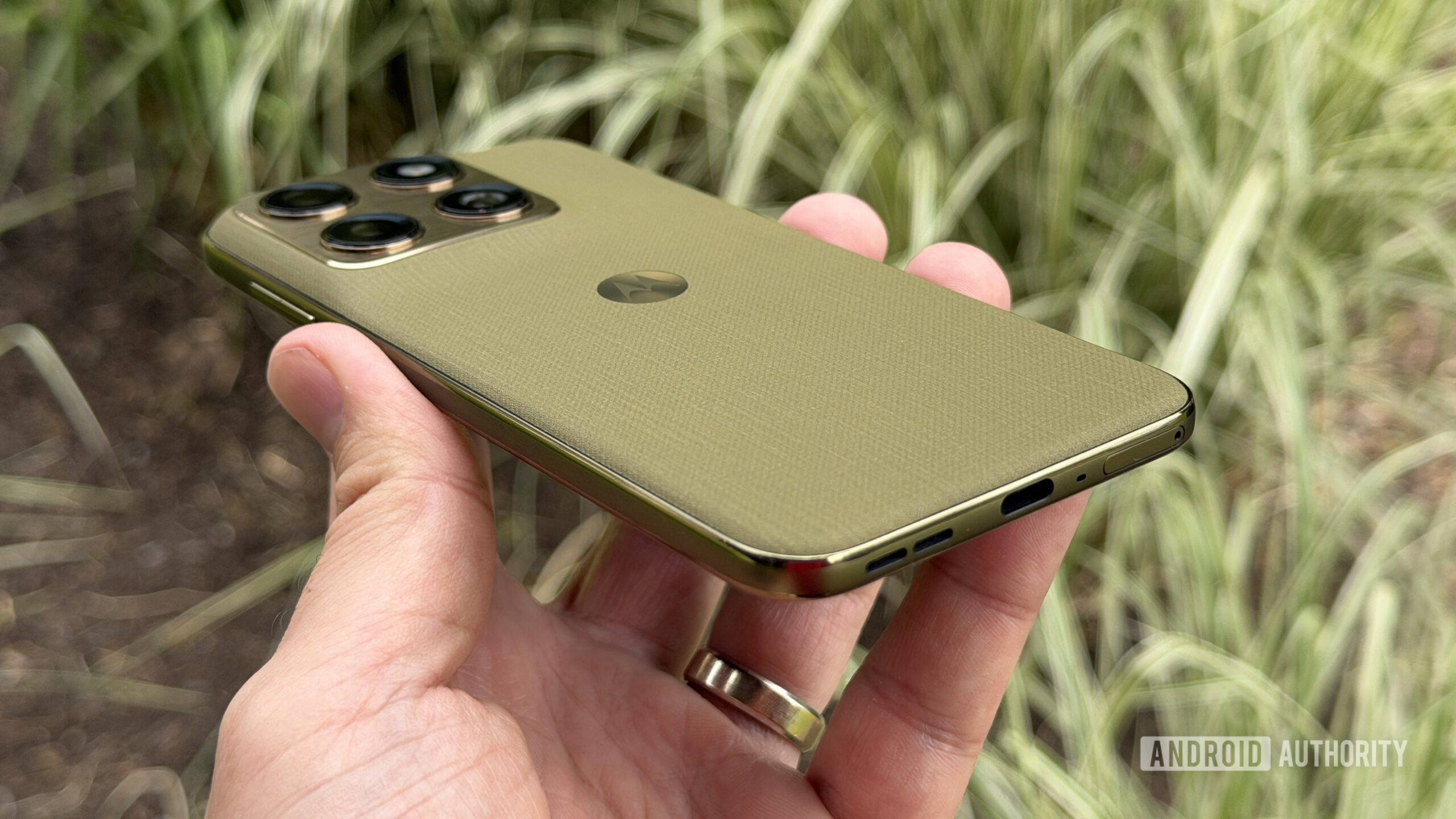 Motorola Edge 2026 again grass Motorola Edge 2026 again grass