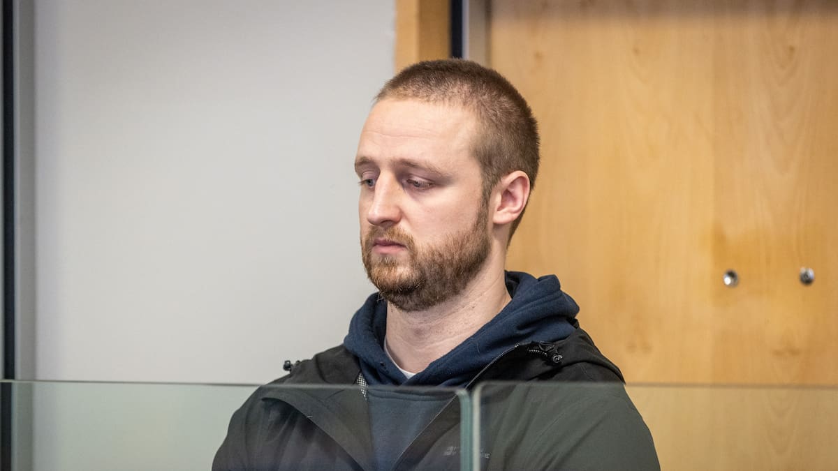 Auckland relief teacher David Howell sentenced for indecent acts, faces deportation to UK