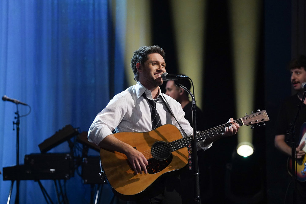 Niall Horan Chats, Plays Chip and Tell, Performs On Fallon's "Tonight Show"