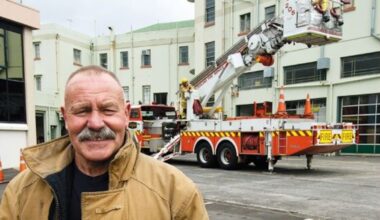 Fire veteran Mike Harwood ends 57-year career with emotional last shift