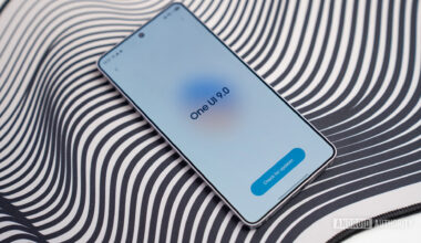 OneUI 9 splash screen S26 Ultra phone lay down