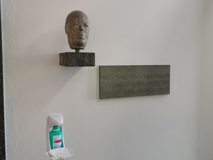 Bührle's bust is still at the entrance of the museum's building.