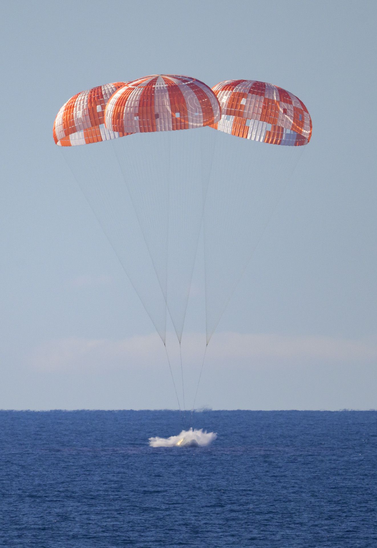Artemis 2 Mission Orion splashdown