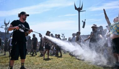 If water bottle rules at gigs can be relaxed in extreme heat, are they ever necessary? – The Irish Times