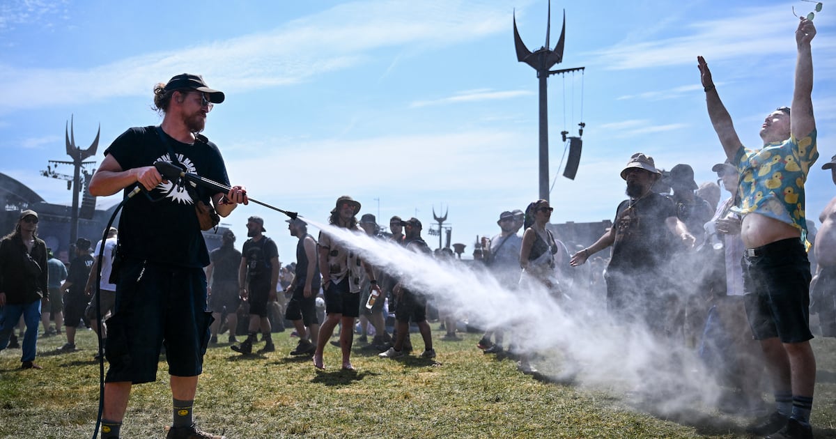 If water bottle rules at gigs can be relaxed in extreme heat, are they ever necessary? – The Irish Times