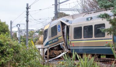 Wellington train derailment: Council chairman explains how concrete block stopped runaway train