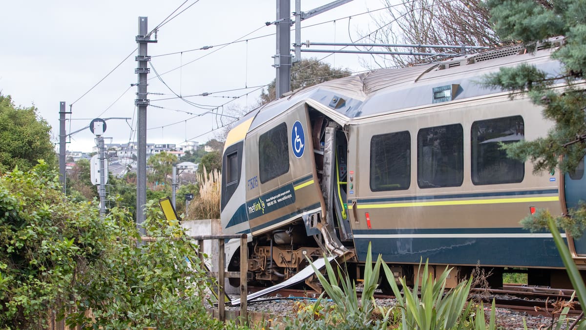 Wellington train derailment: Council chairman explains how concrete block stopped runaway train