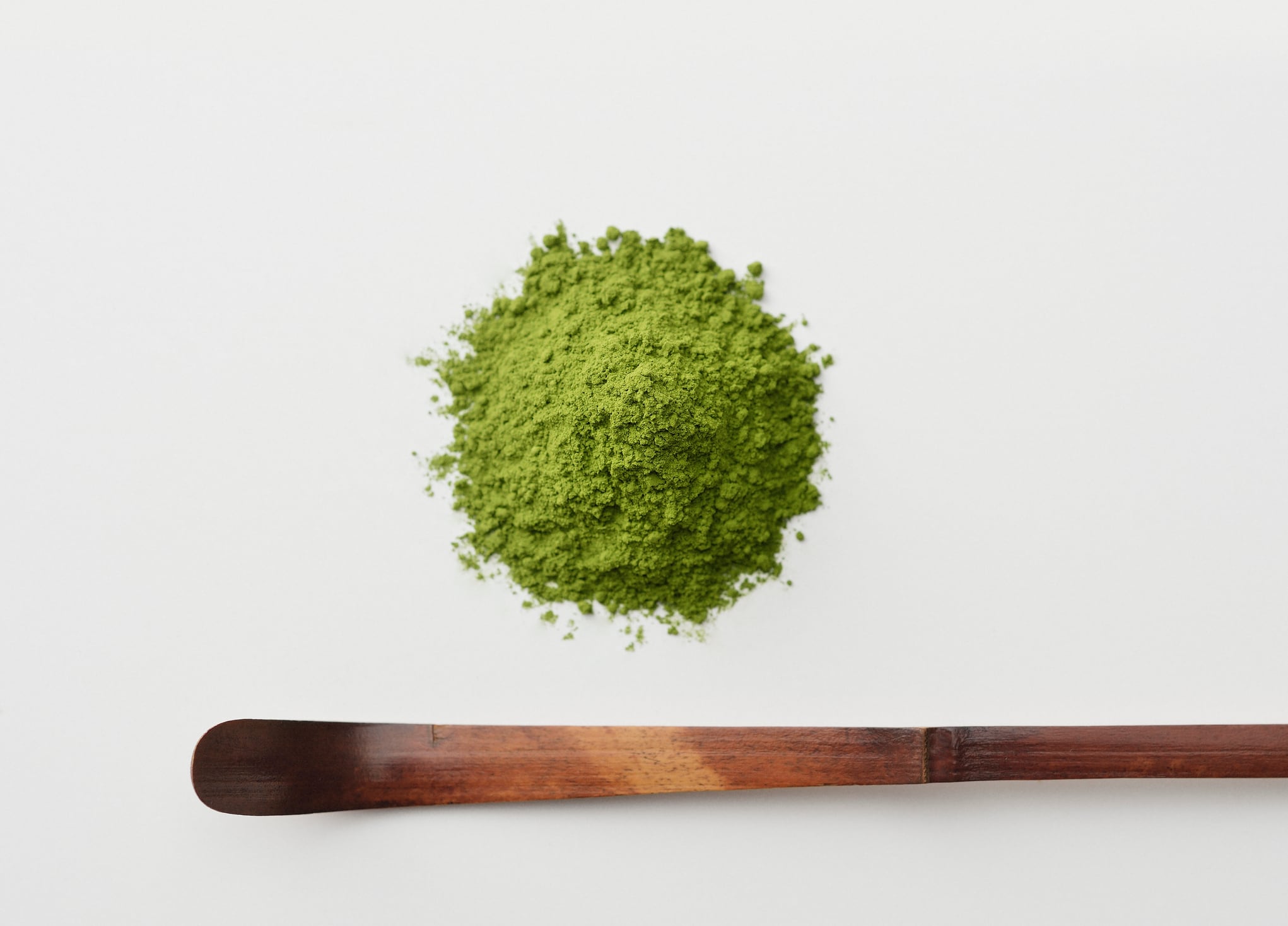 Green tea contains catechin, a bioactive known to have anti-oxidative and anti-inflammatory effects.