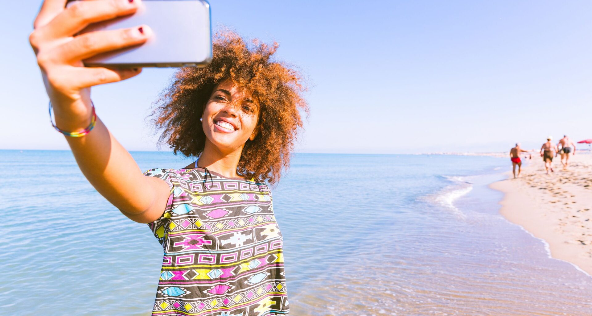 Over 50% of British holidaymakers get caught in “holiday photo perfection loop”, warn experts