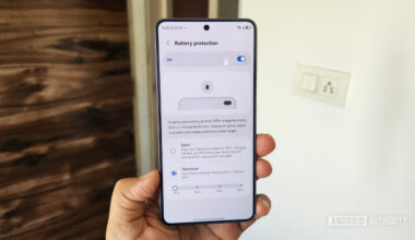 S26 in hand showing battery protection menu