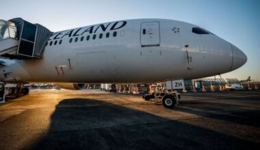 Air New Zealand plane stuck in soft ground at Christchurch Airport