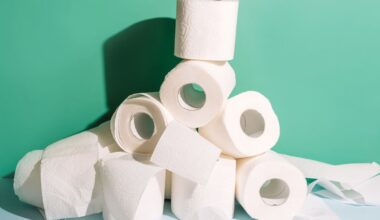 The common toilet habits harming your health, according to a gastroenterologist