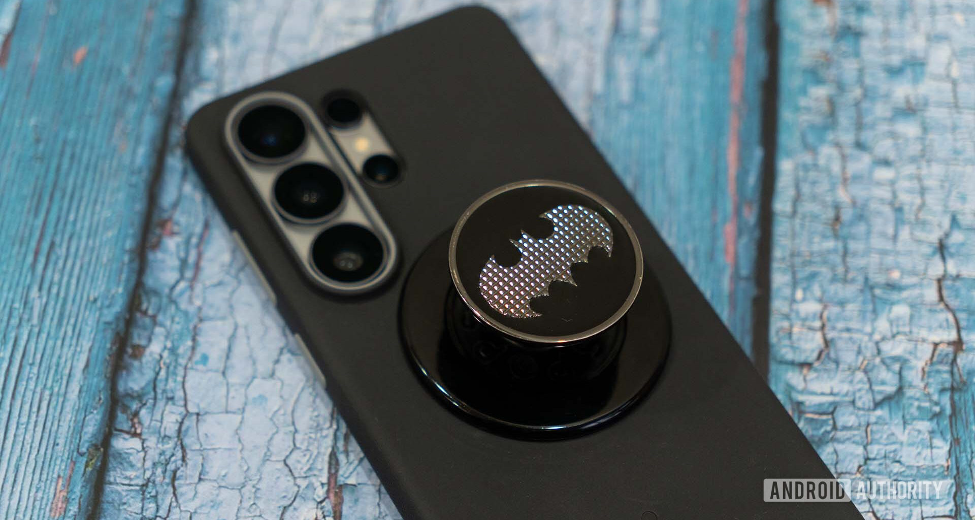 Samsung Galaxy S26 Ultra with MagSafe case and MagSafe PopSocket